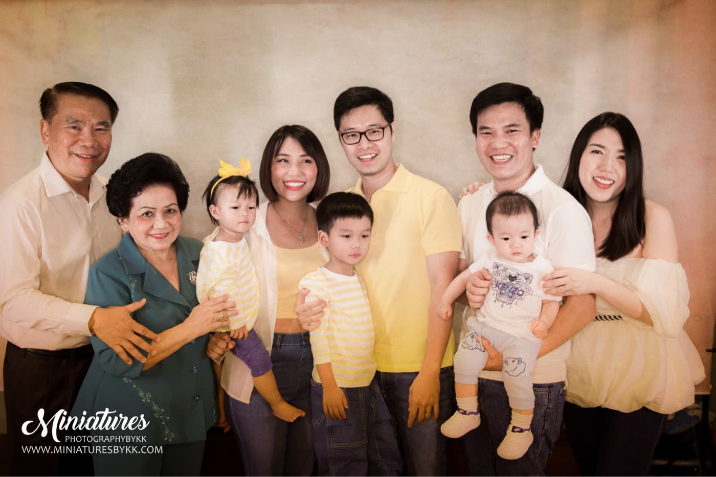 Family Portraits photography session by Miniatures, Bangkok — 13