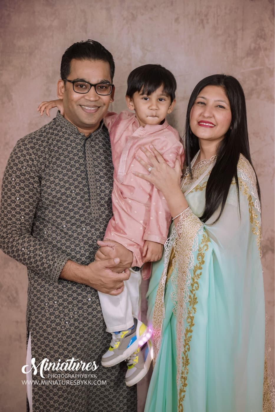 Family Portraits photography session by Miniatures, Bangkok — 2