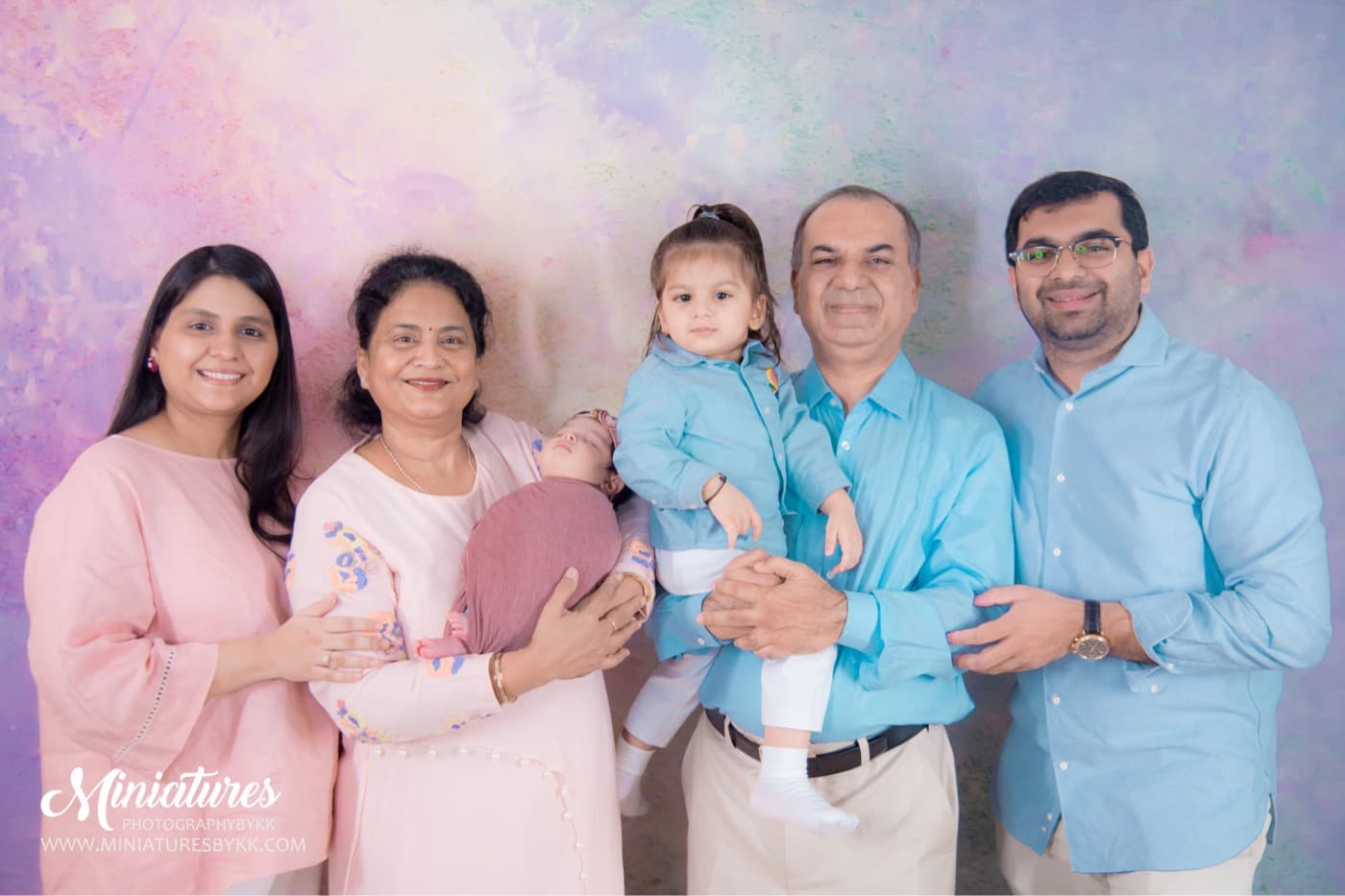 Family Portraits photography session by Miniatures, Bangkok — 23
