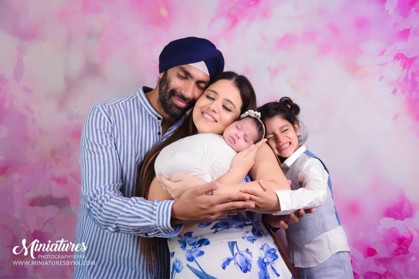 Family Portraits photography session by Miniatures, Bangkok — 7