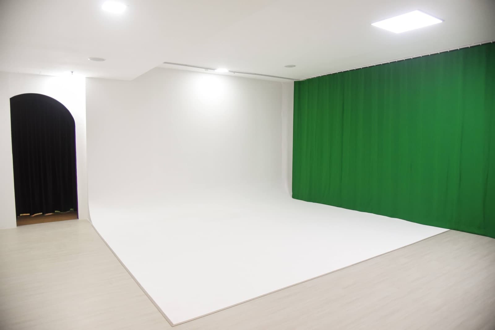 SparQ Spaces photography studio, Bangkok — 9 of 15